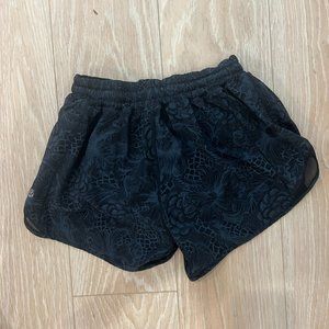 Lululemon size 6 athletic shorts